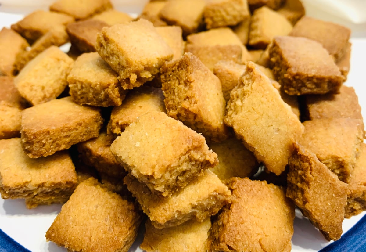 Whole-wheat Biscuits Singapore, Freshly Baked Wholewheat Biscuits, the family kitchen, made in singapore